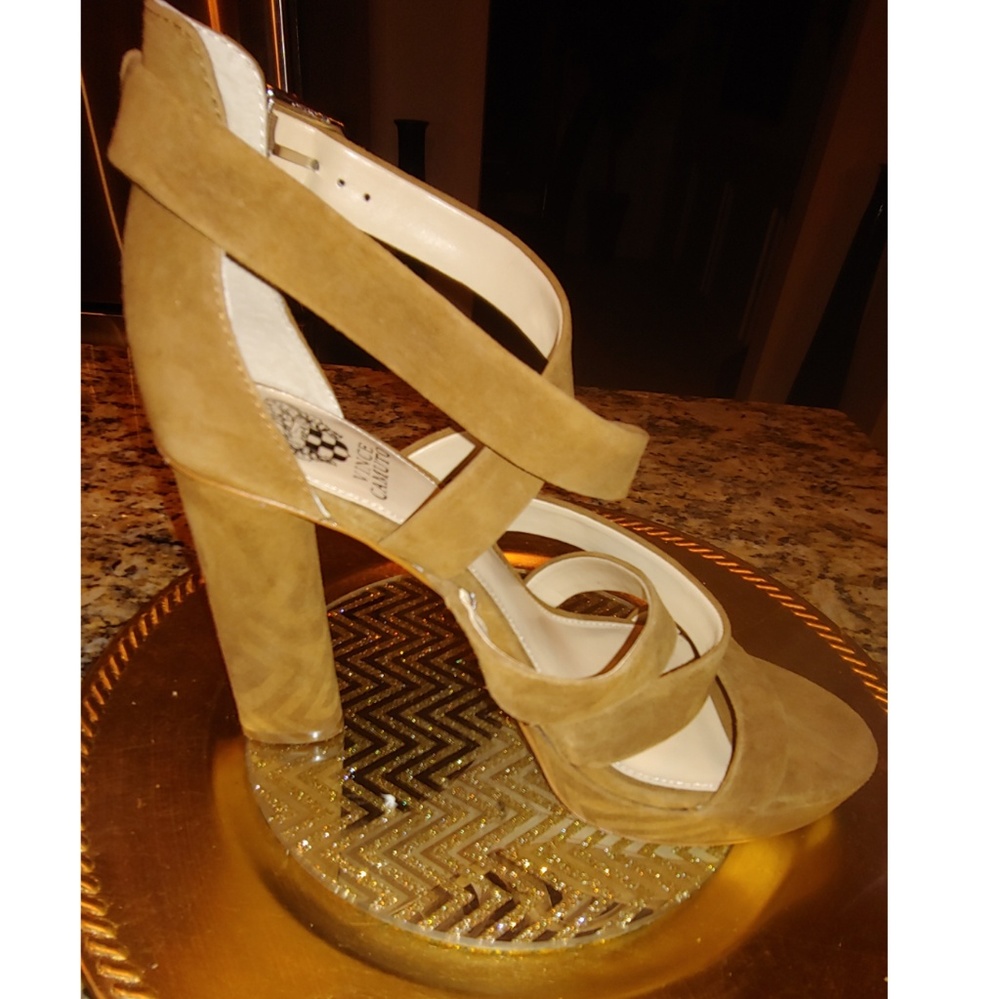 Brand New Vince Camuto heeled sandals!!